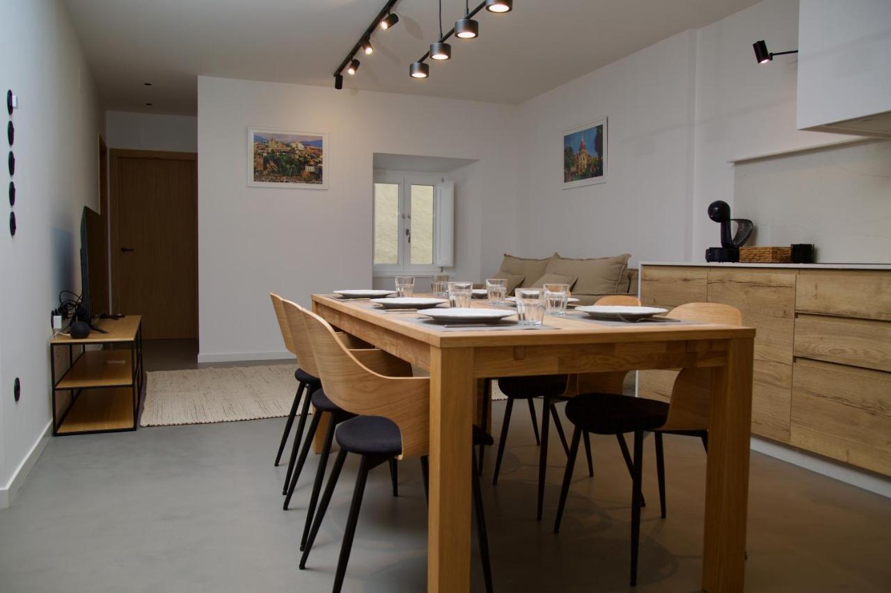 Suite 101 - 2 Bedroom Suite At Amando Perez Suites Ribadeo Buitenkant foto