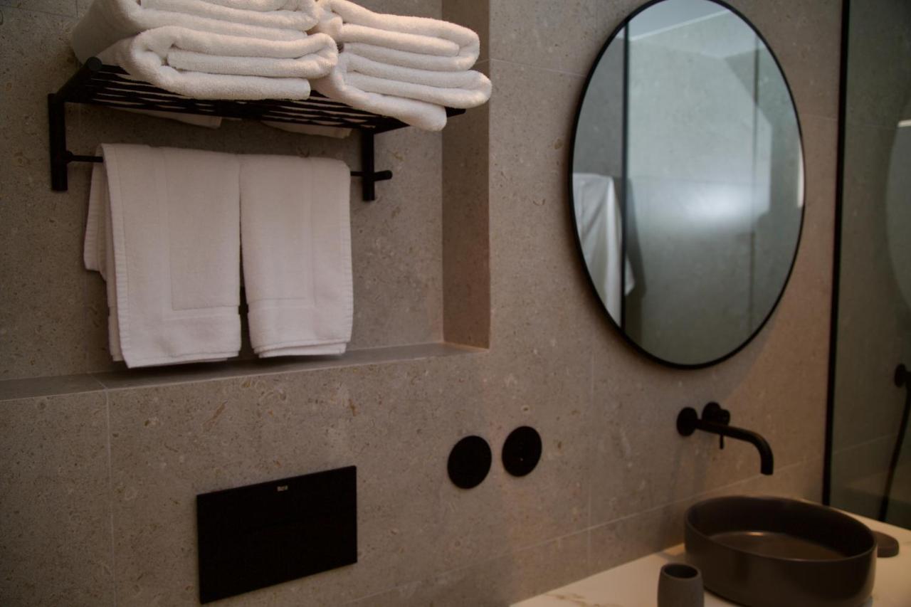 Suite 101 - 2 Bedroom Suite At Amando Perez Suites Ribadeo Buitenkant foto